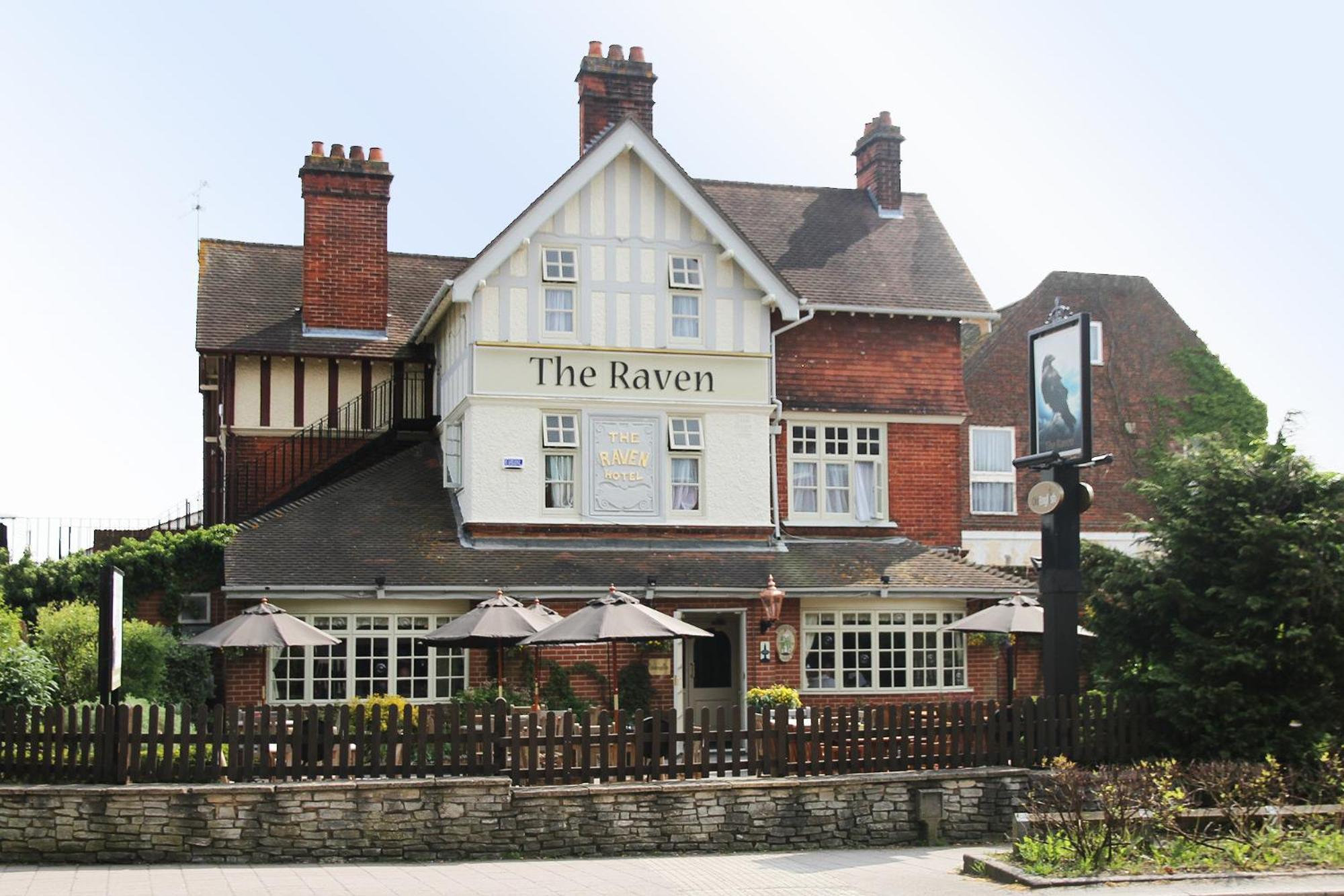 4 Central Hotels Close to Albert Social Club in Fleet