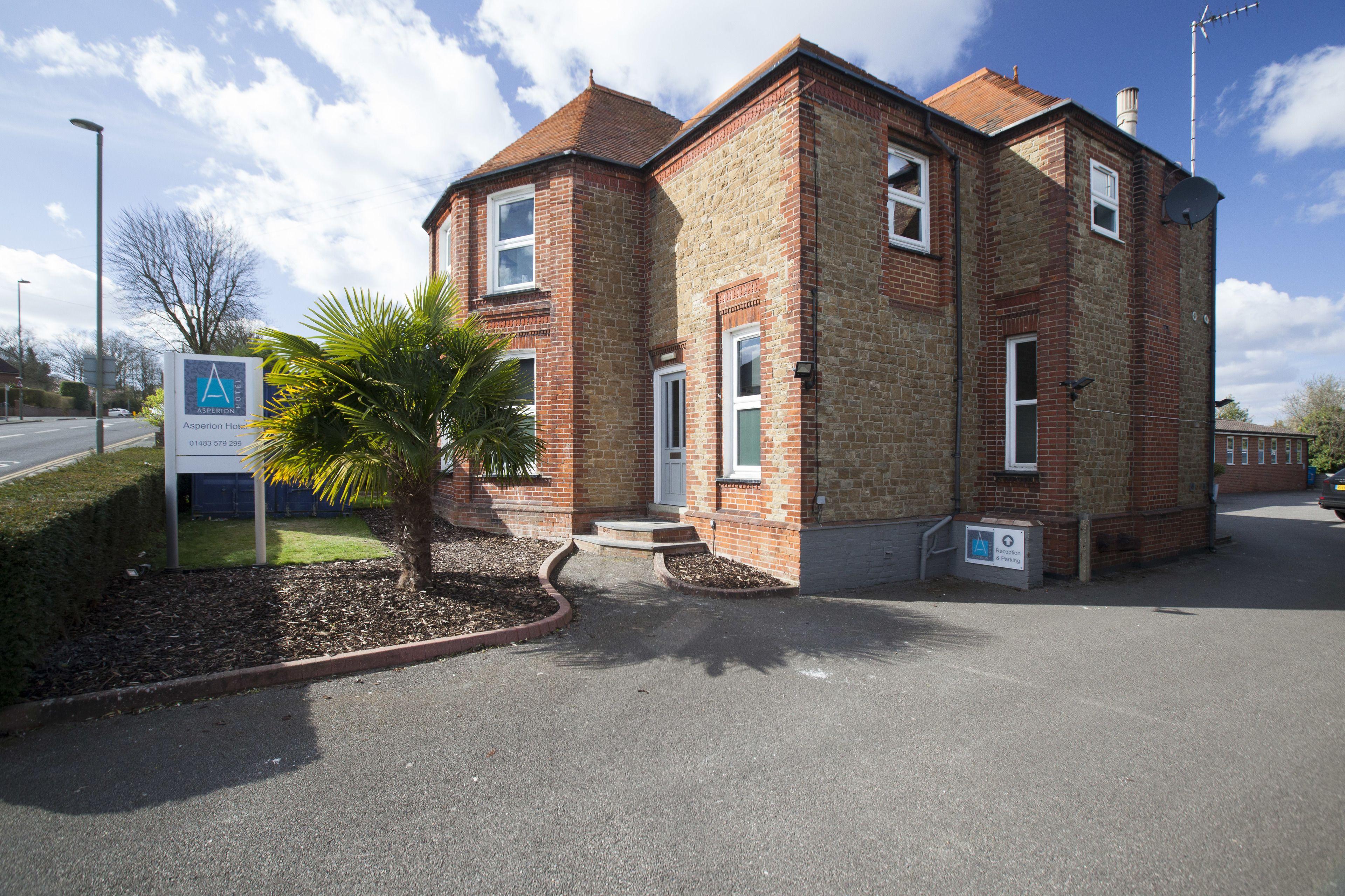 4 Central Hotels Near Chobham Golf Club Worth Booking