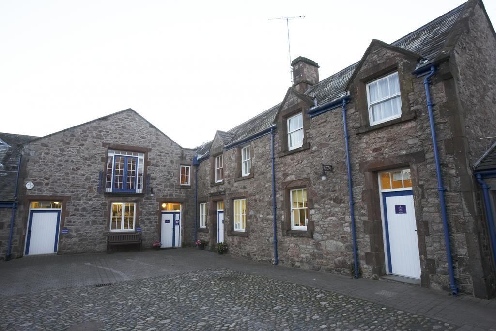 4 Hotels Near Muncaster Castle That Couples Actually Book