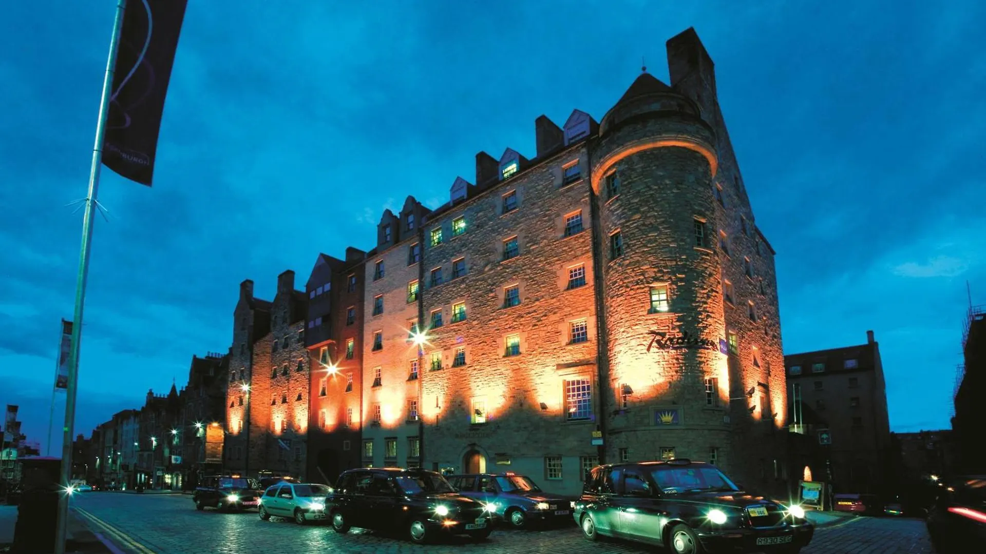 5 Smart Central Hotels Near Murrayfield Stadium Worth Booking