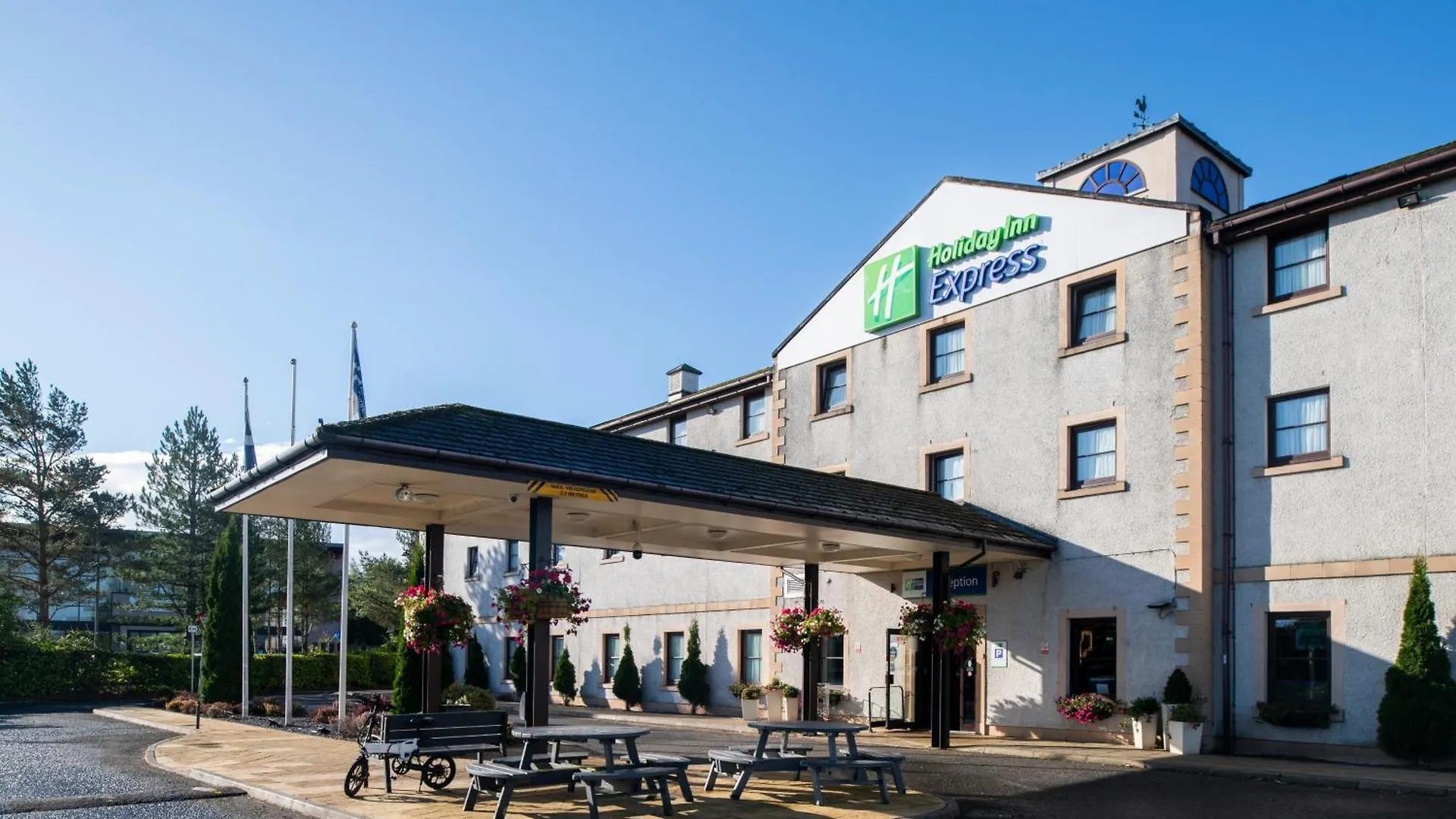 Staying Near Perth Museum: 2 Family Hotels Compared