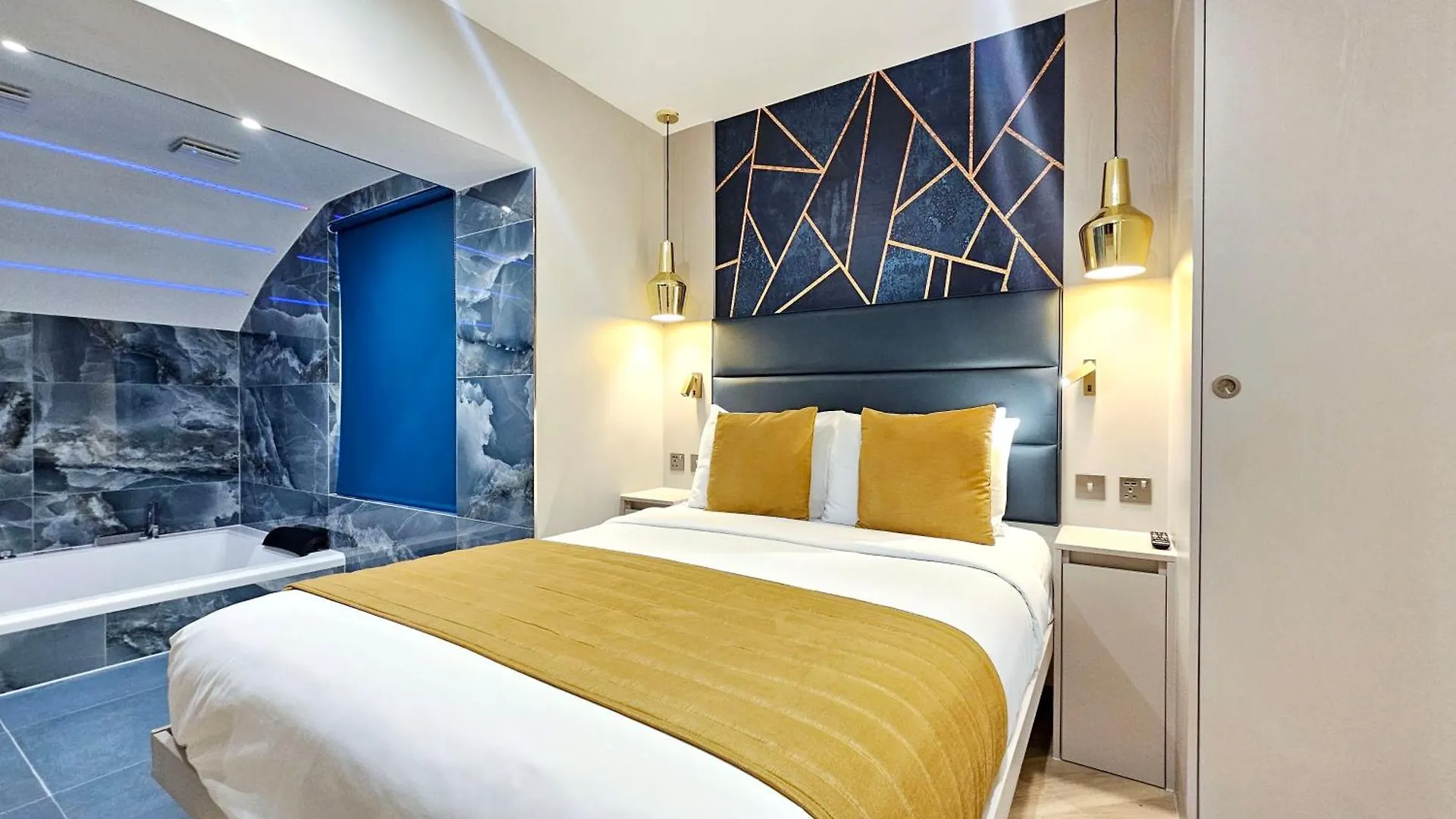 8 Top 4-Star Hotels in Earls Court Worth Booking