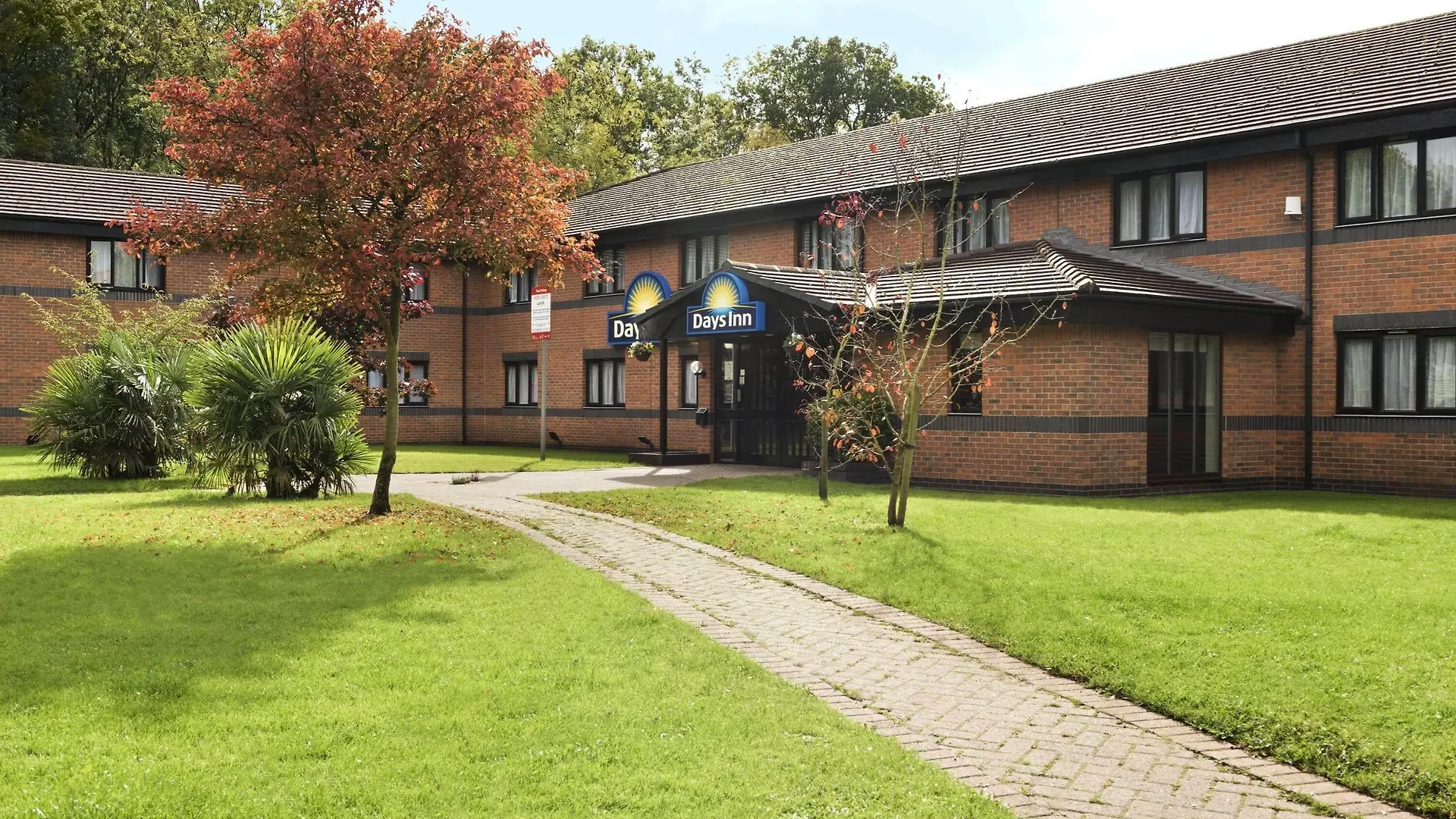 4 Hotels Near Walton Hall Worth Booking in Wellesbourne