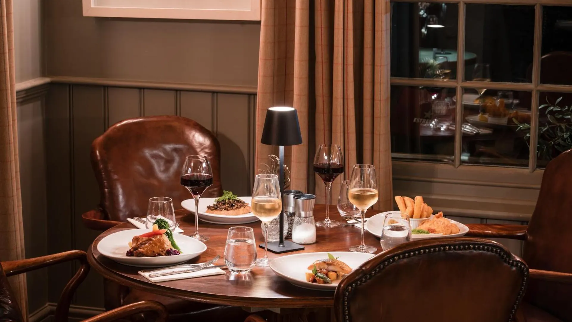 5 Couple Hotels in Oxfordshire That Deliver on Romance